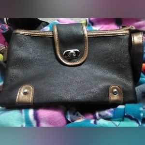 Gold Coast Black With Good Trim Multipocket Clasp And Zipper Closures And Sturdy